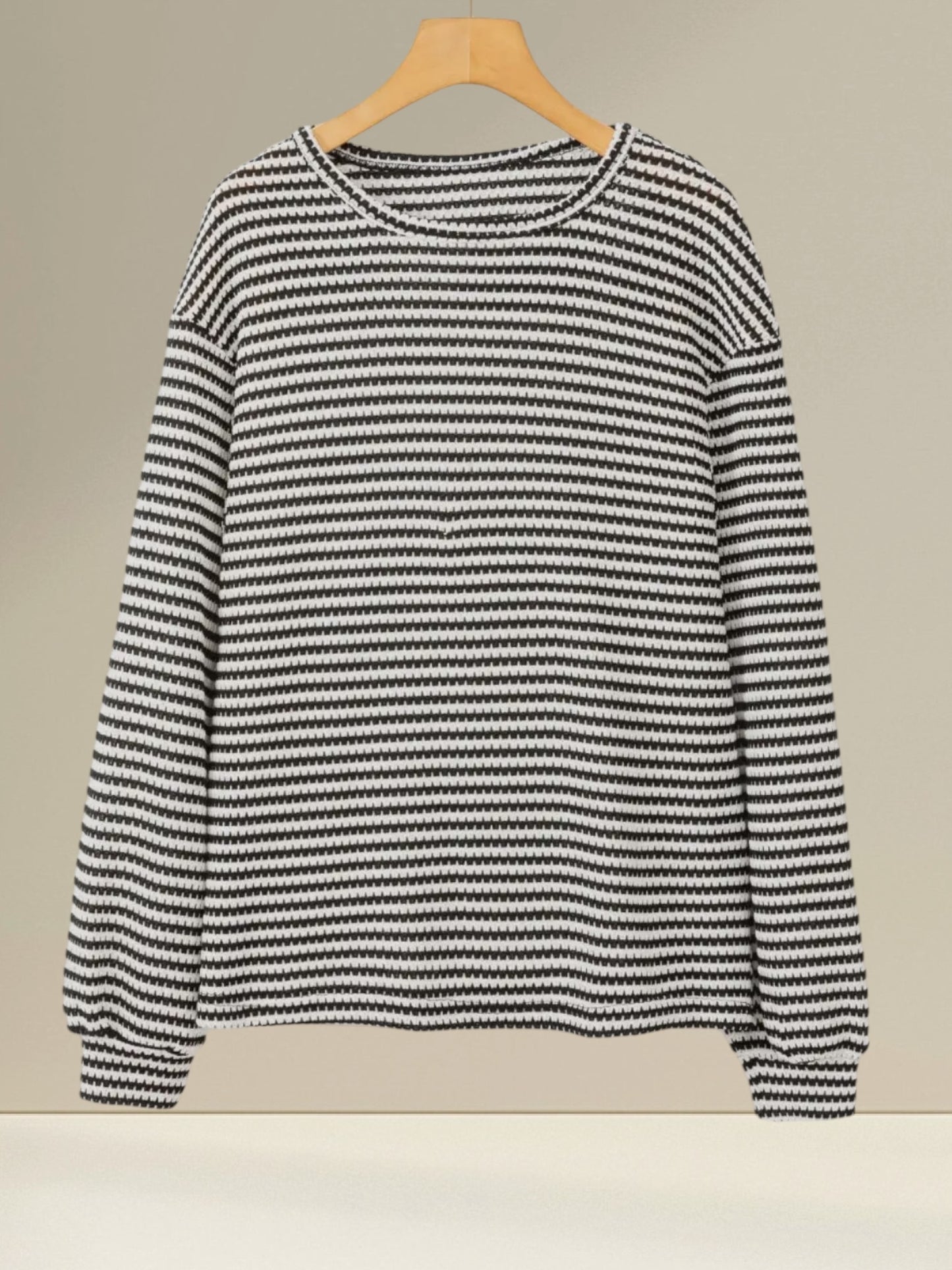 BLACK & WHITE STRIPED LONG SLEEVE