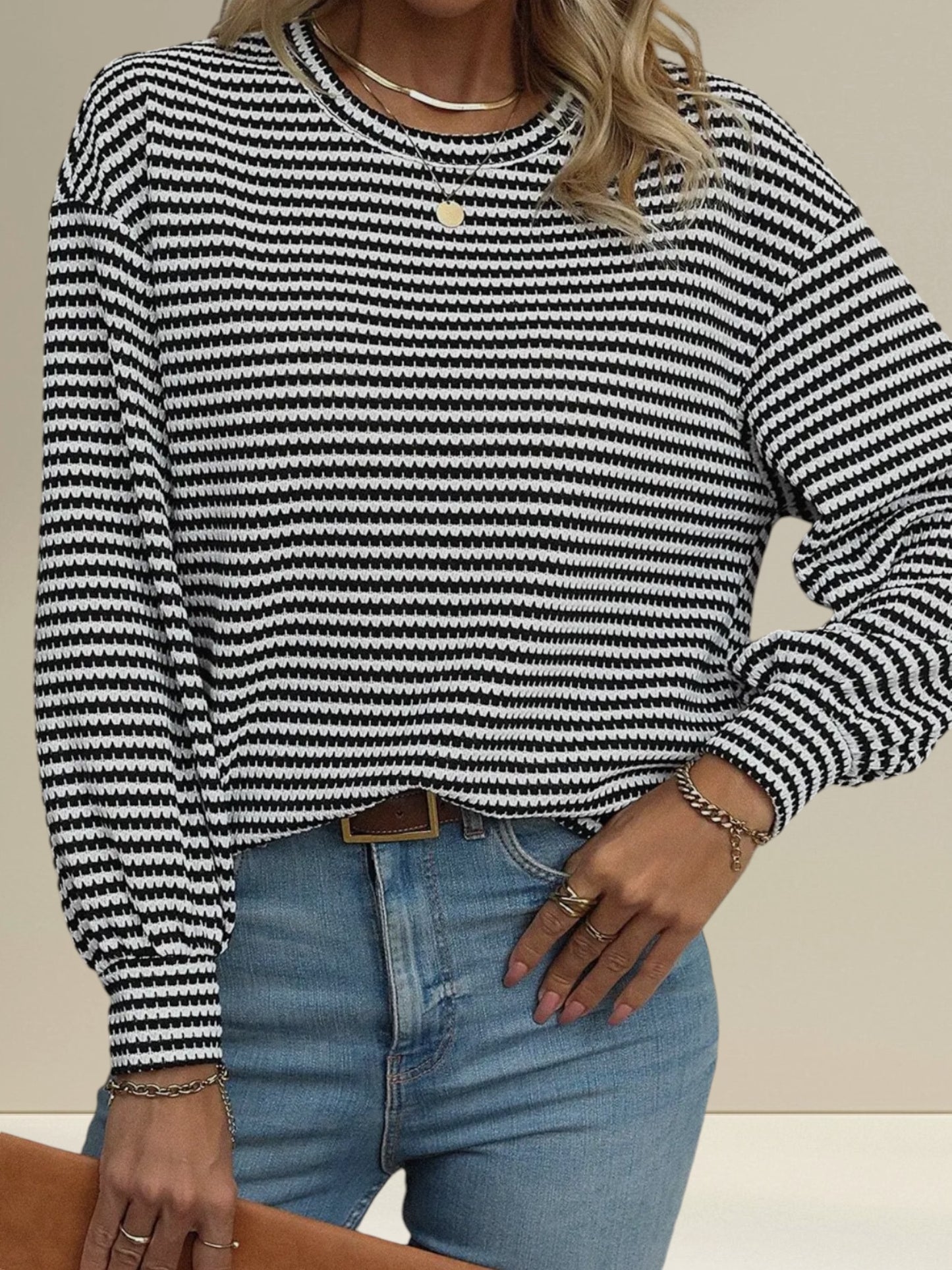 BLACK & WHITE STRIPED LONG SLEEVE