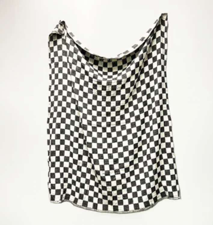 BLACK CHECKERED THROW